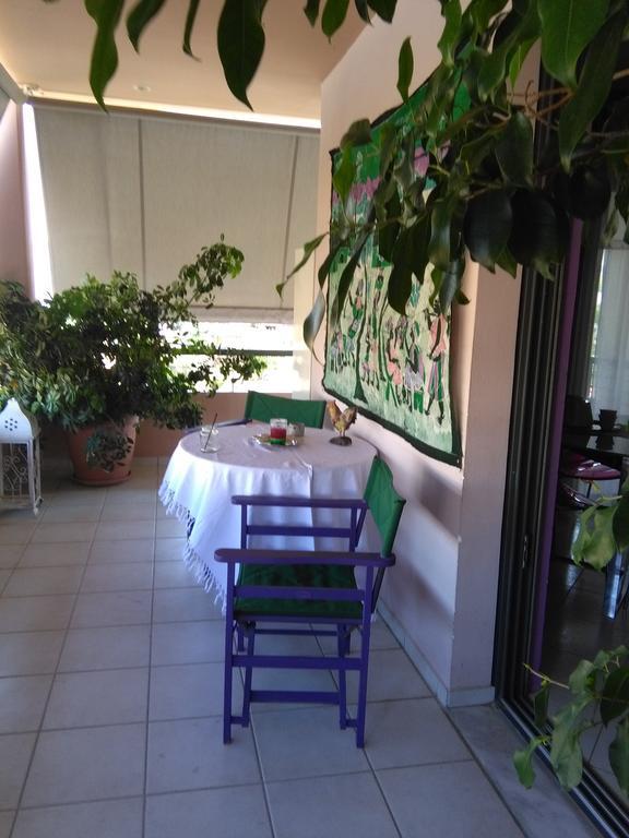 Apartment By The Airport Koropí Kültér fotó